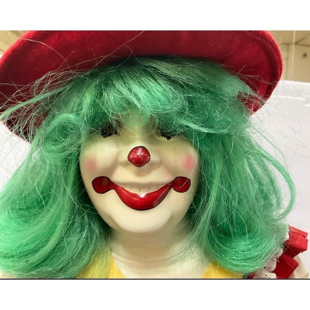 Vintage Center Ring Collection Mama Clown Porcelain Doll 15" Hair W/ Hat - Picture 3 of 9